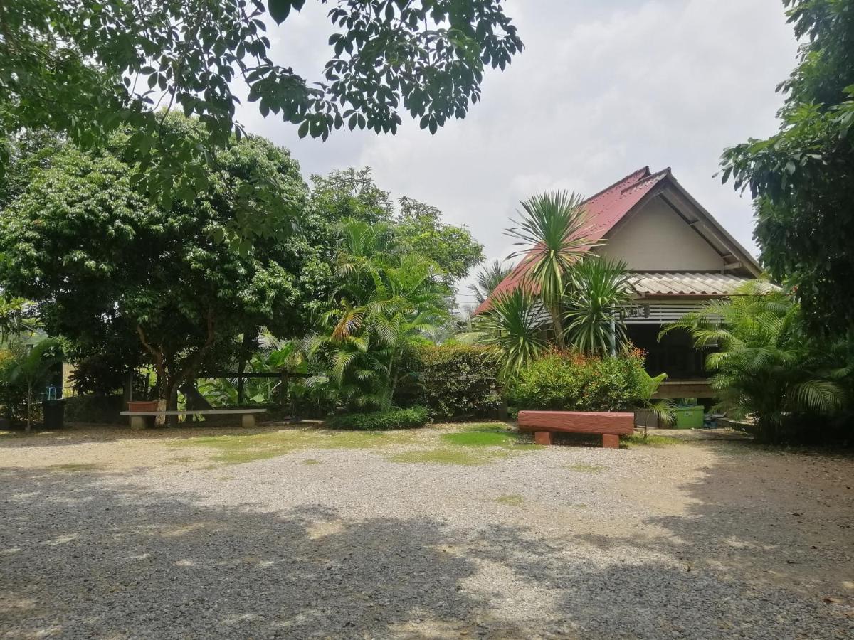 Sameikei Homestay Пхрэ Экстерьер фото